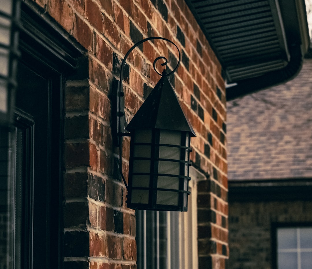 Wired vs wireless home alarms UK